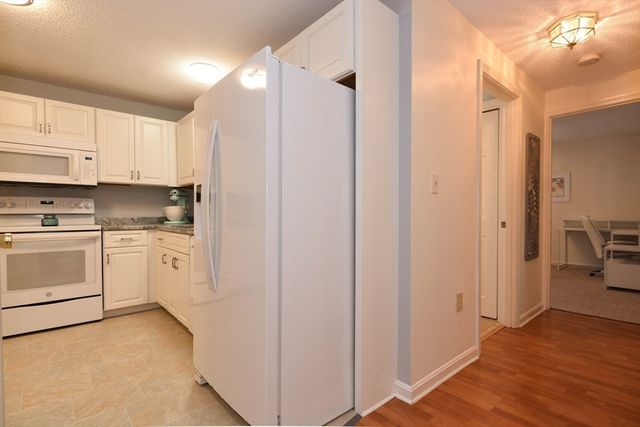 14 Bourbon St. 31, Peabody, MA 01960
