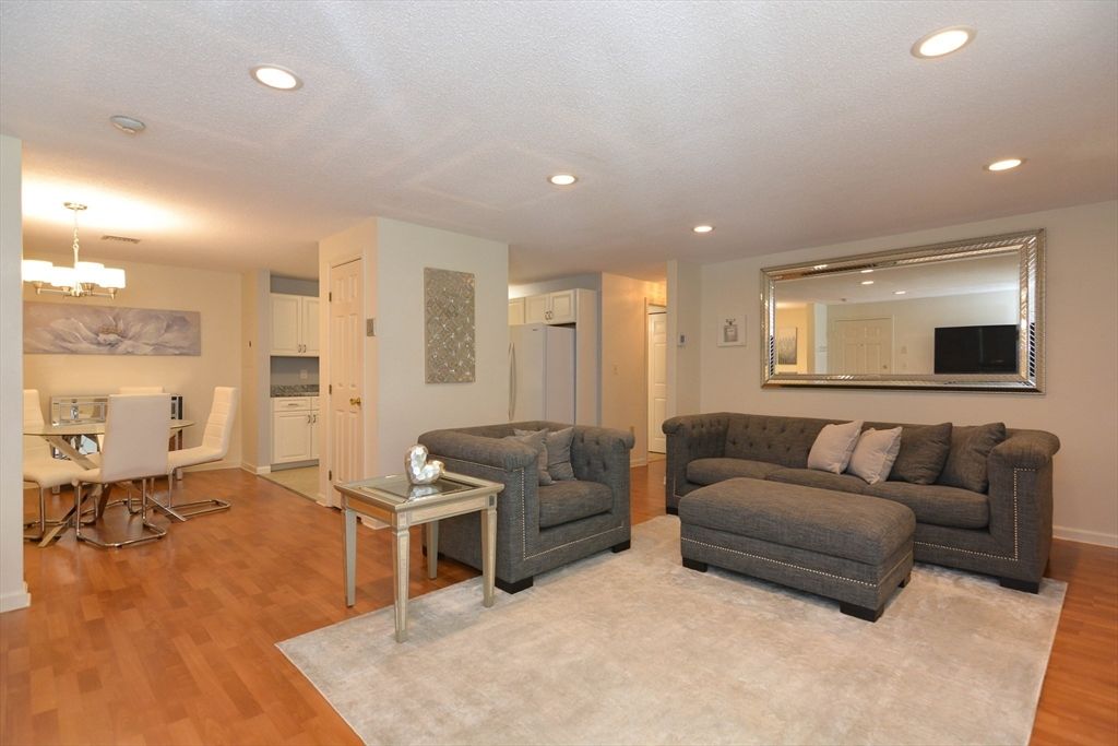 14 Bourbon St. 31, Peabody, MA 01960