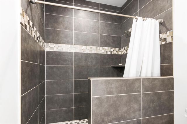 7341 Avenue E, Houston, TX 77011