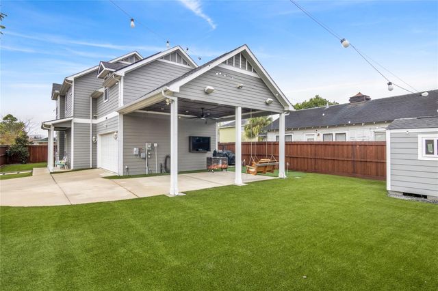 7341 Avenue E, Houston, TX 77011