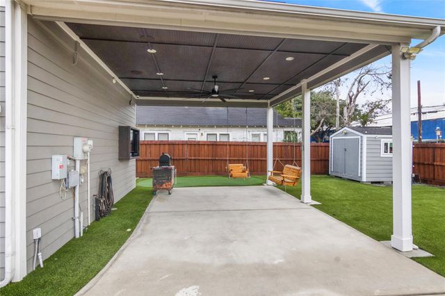 7341 Avenue E, Houston, TX 77011