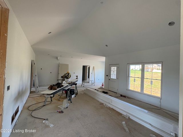 160 Tommy Ct, Shepherdsville, KY 40165
