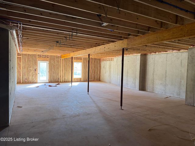 160 Tommy Ct, Shepherdsville, KY 40165