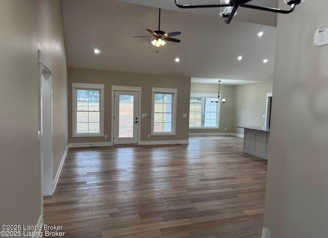 160 Tommy Ct, Shepherdsville, KY 40165