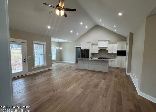 160 Tommy Ct, Shepherdsville, KY 40165