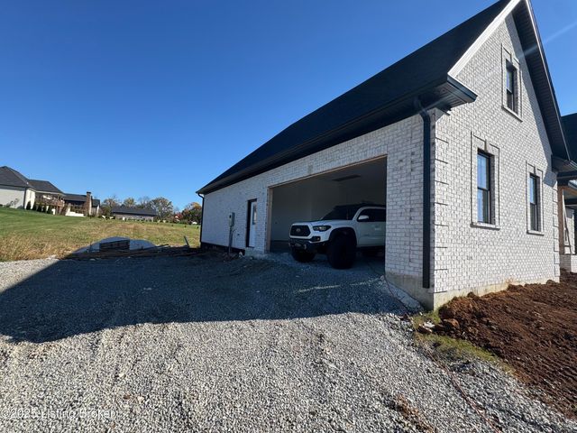 160 Tommy Ct, Shepherdsville, KY 40165