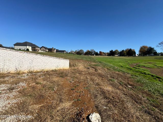 160 Tommy Ct, Shepherdsville, KY 40165