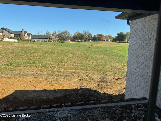 160 Tommy Ct, Shepherdsville, KY 40165