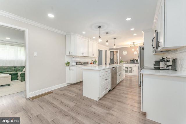 20 WALNUT ST, Newtown Square, PA 19073