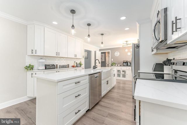 20 WALNUT ST, Newtown Square, PA 19073