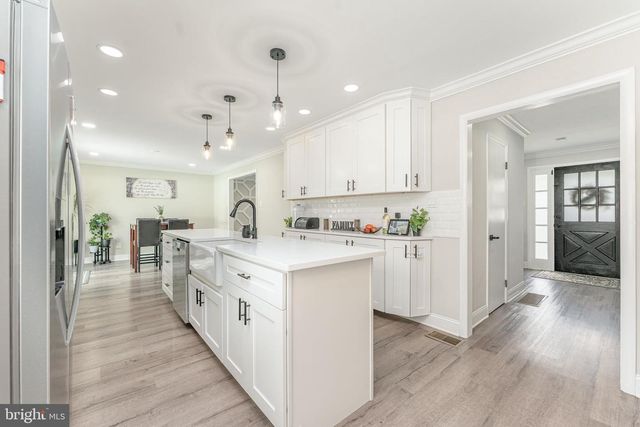 20 WALNUT ST, Newtown Square, PA 19073