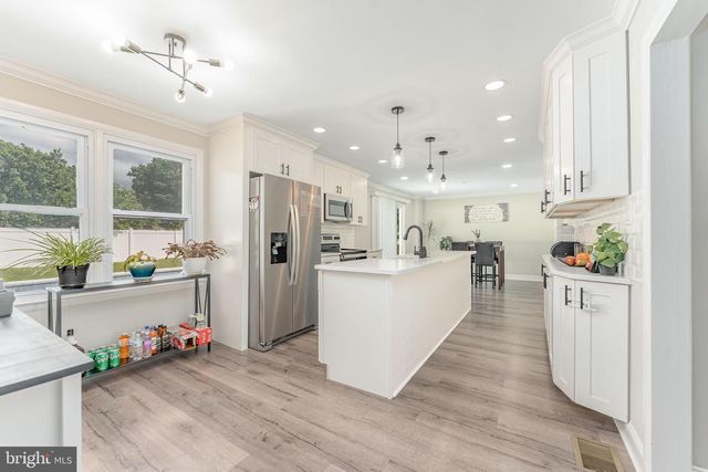 20 WALNUT ST, Newtown Square, PA 19073