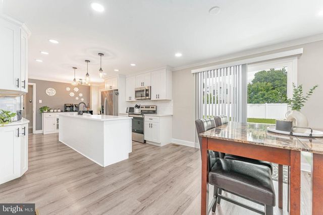 20 WALNUT ST, Newtown Square, PA 19073