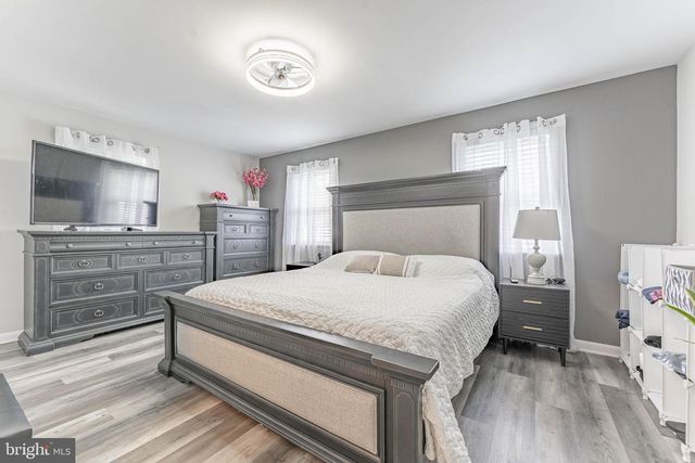 20 WALNUT ST, Newtown Square, PA 19073