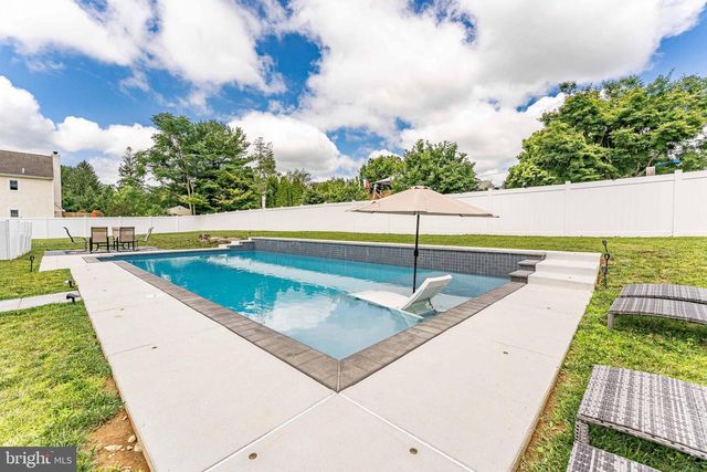 20 WALNUT ST, Newtown Square, PA 19073