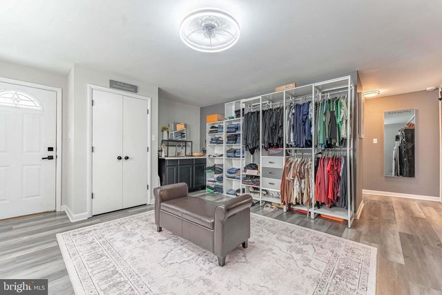 20 WALNUT ST, Newtown Square, PA 19073