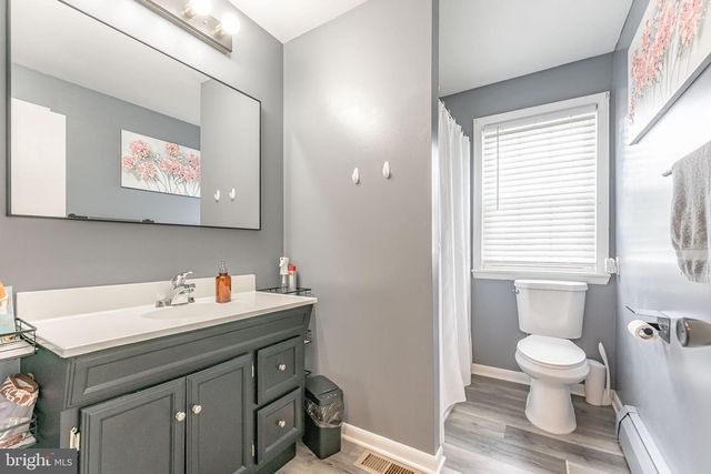 20 WALNUT ST, Newtown Square, PA 19073