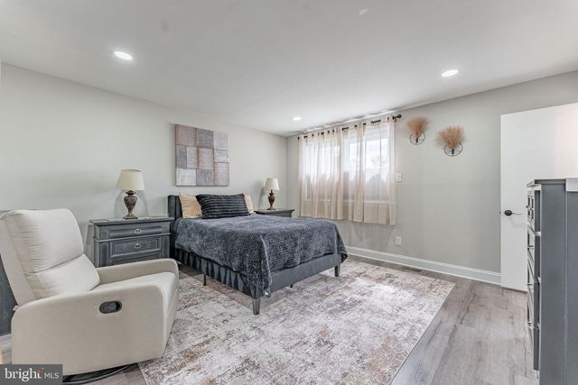 20 WALNUT ST, Newtown Square, PA 19073