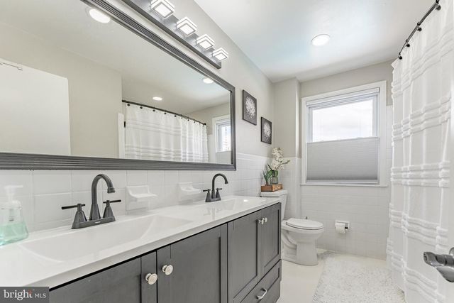20 WALNUT ST, Newtown Square, PA 19073