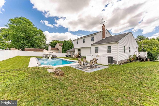 20 WALNUT ST, Newtown Square, PA 19073