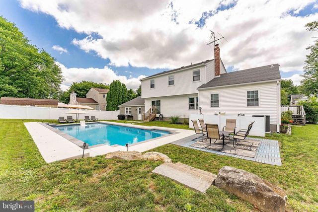 20 WALNUT ST, Newtown Square, PA 19073