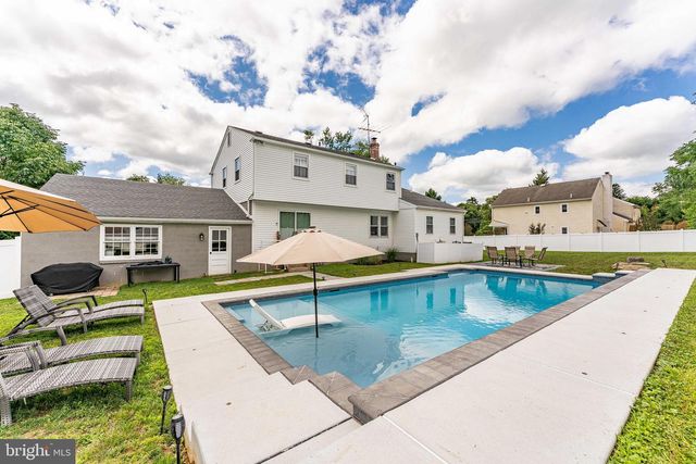 20 WALNUT ST, Newtown Square, PA 19073