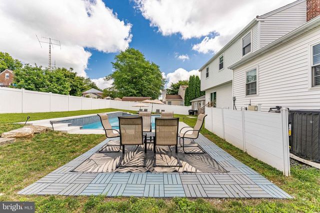 20 WALNUT ST, Newtown Square, PA 19073