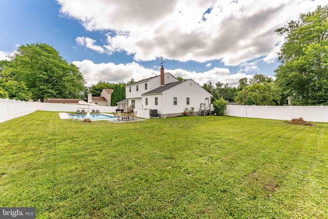 20 WALNUT ST, Newtown Square, PA 19073
