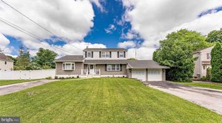 20 WALNUT ST, Newtown Square, PA 19073