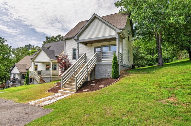 2143 Bell St Apt A, Ashland City, TN 37015