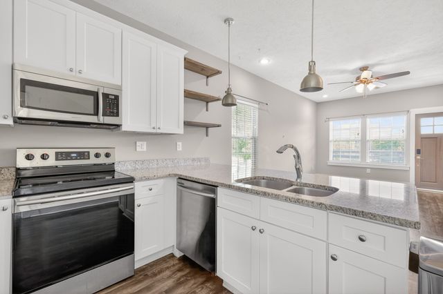 2143 Bell St Apt A, Ashland City, TN 37015