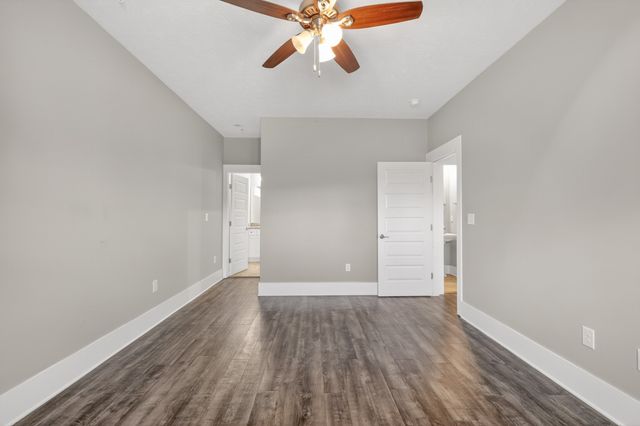 2143 Bell St Apt A, Ashland City, TN 37015
