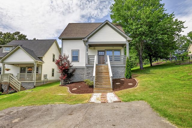 2143 Bell St Apt A, Ashland City, TN 37015