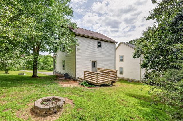2143 Bell St Apt A, Ashland City, TN 37015