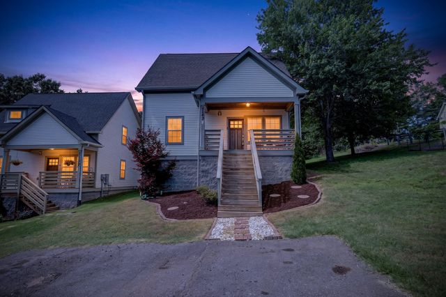 2143 Bell St Apt A, Ashland City, TN 37015