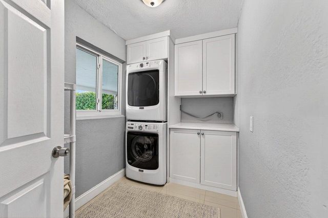 1581 SE 4th Court, Deerfield Beach, FL 33441