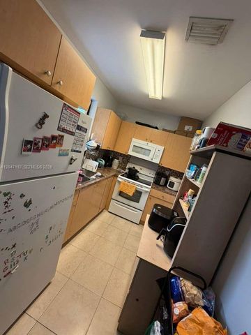 2816 NW 15th Street 2R, Miami, FL 33125