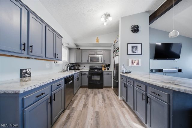 9185 Milford Drive, Northfield, OH 44067