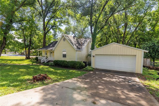 304 Phillips Street, Berryville, AR 72616