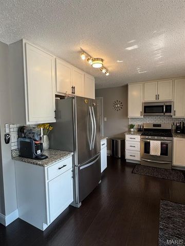 12632 Treeyard Lane, St Louis, MO 63138