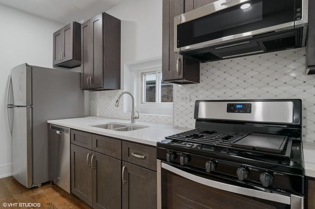 1719 W 18TH Street 2R, Chicago, IL 60608