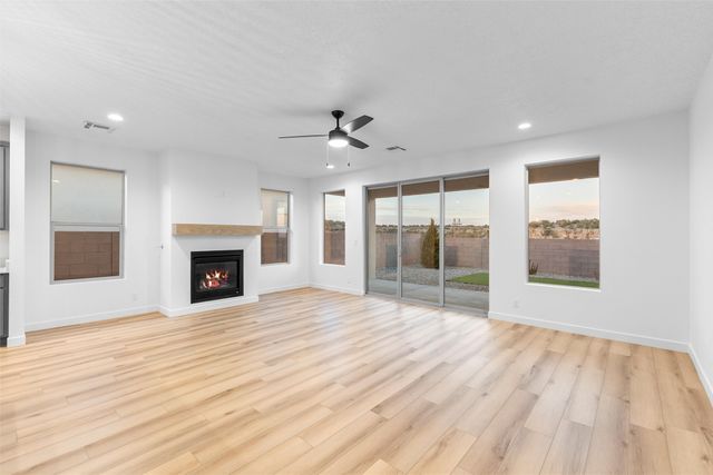 77 Cadena Loop, White Rock, NM 87547