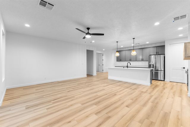 77 Cadena Loop, White Rock, NM 87547