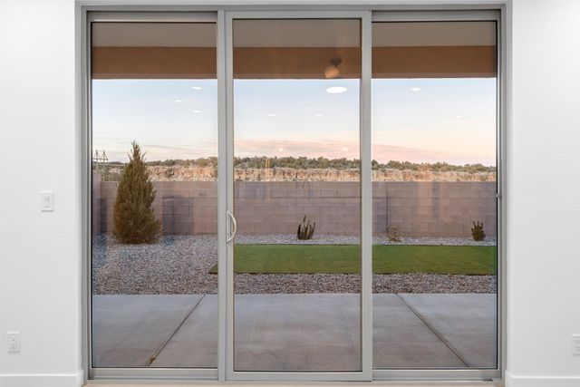 77 Cadena Loop, White Rock, NM 87547