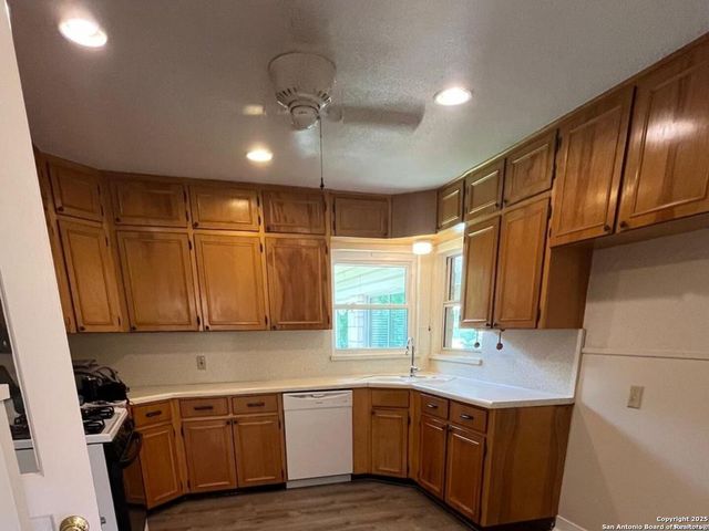 117 Bryker, Terrell Hills, TX 78209