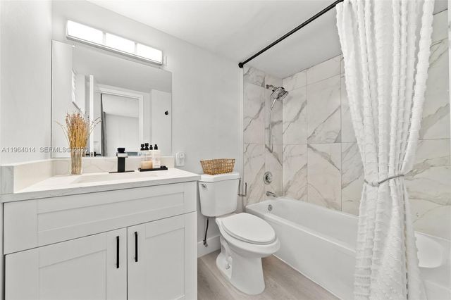 17011 N Bay Rd 101, Sunny Isles Beach, FL 33160