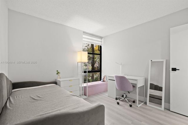 17011 N Bay Rd 101, Sunny Isles Beach, FL 33160