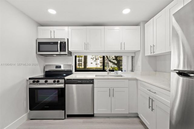 17011 N Bay Rd 101, Sunny Isles Beach, FL 33160