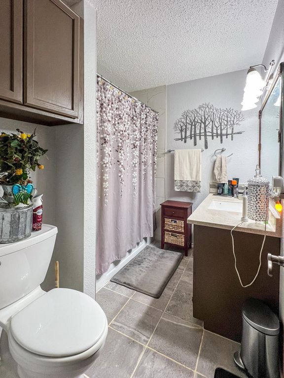 Image 13 of property listing at 1100 N Ohio Avenue, Big Lake, TX 76932