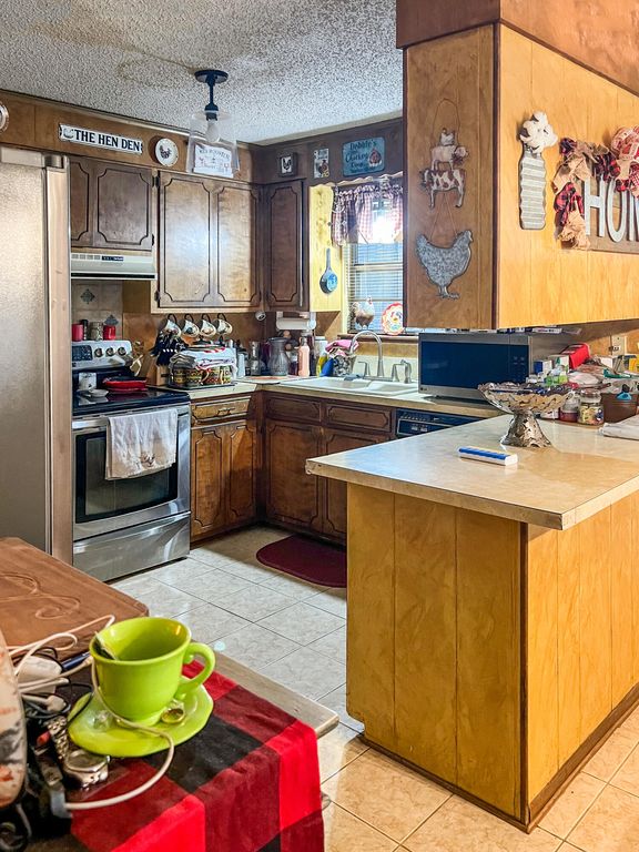 Image 2 of property listing at 1100 N Ohio Avenue, Big Lake, TX 76932